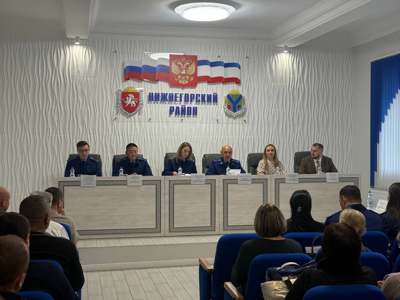 Сегодня в Нижнегорском районе состоялась важная и конструктивная рабочая встреча, которая объединила за одним столом ключевые стороны, отвечающие за развитие агропромышленного комплекса нашего региона