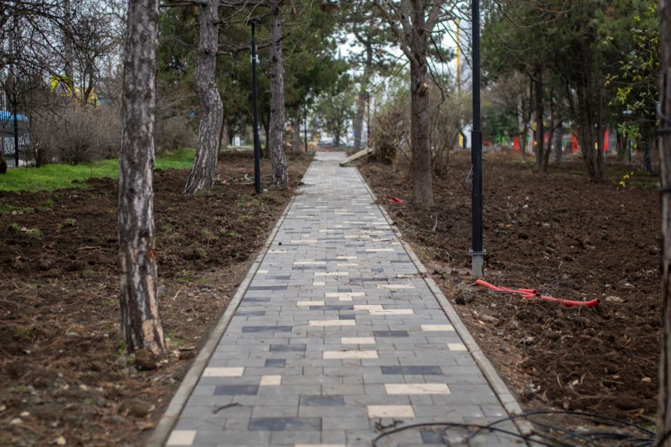 Михаил Афанасьев: Благоустройство Студенческого сквера продолжается Михаил Афанасьев: Благоустройство Студенческого сквера продолжается