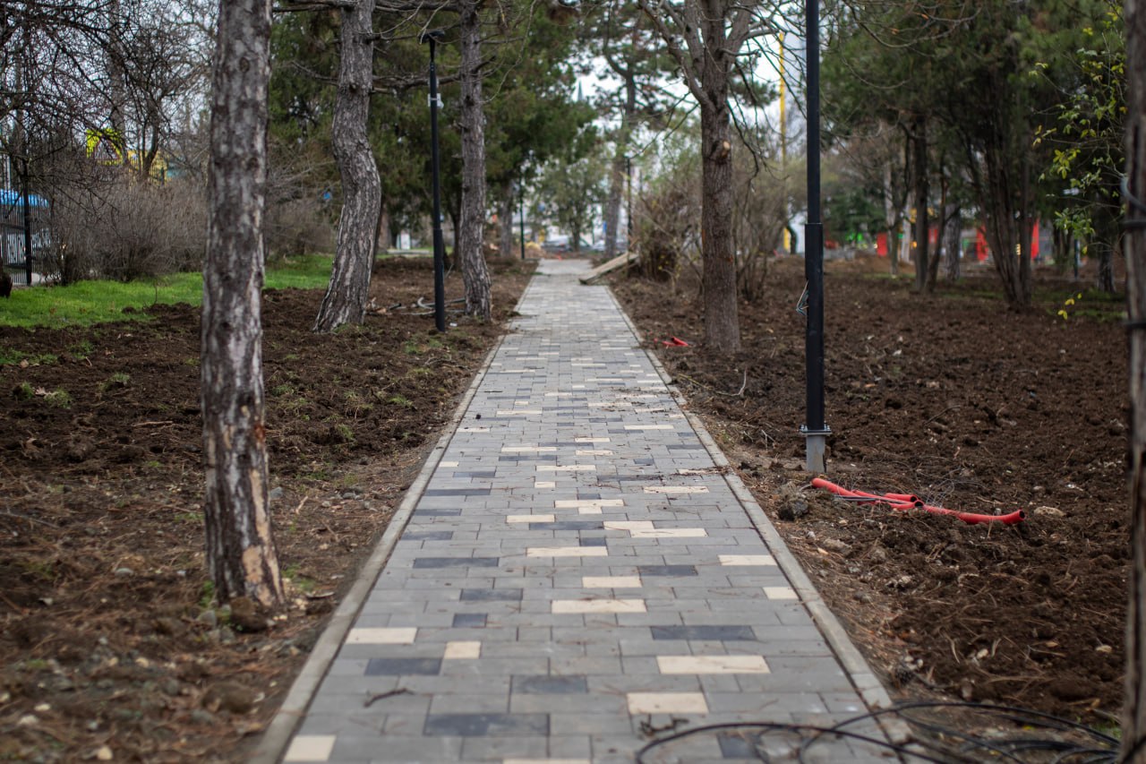 Михаил Афанасьев: Благоустройство Студенческого сквера продолжается Михаил Афанасьев: Благоустройство Студенческого сквера продолжается