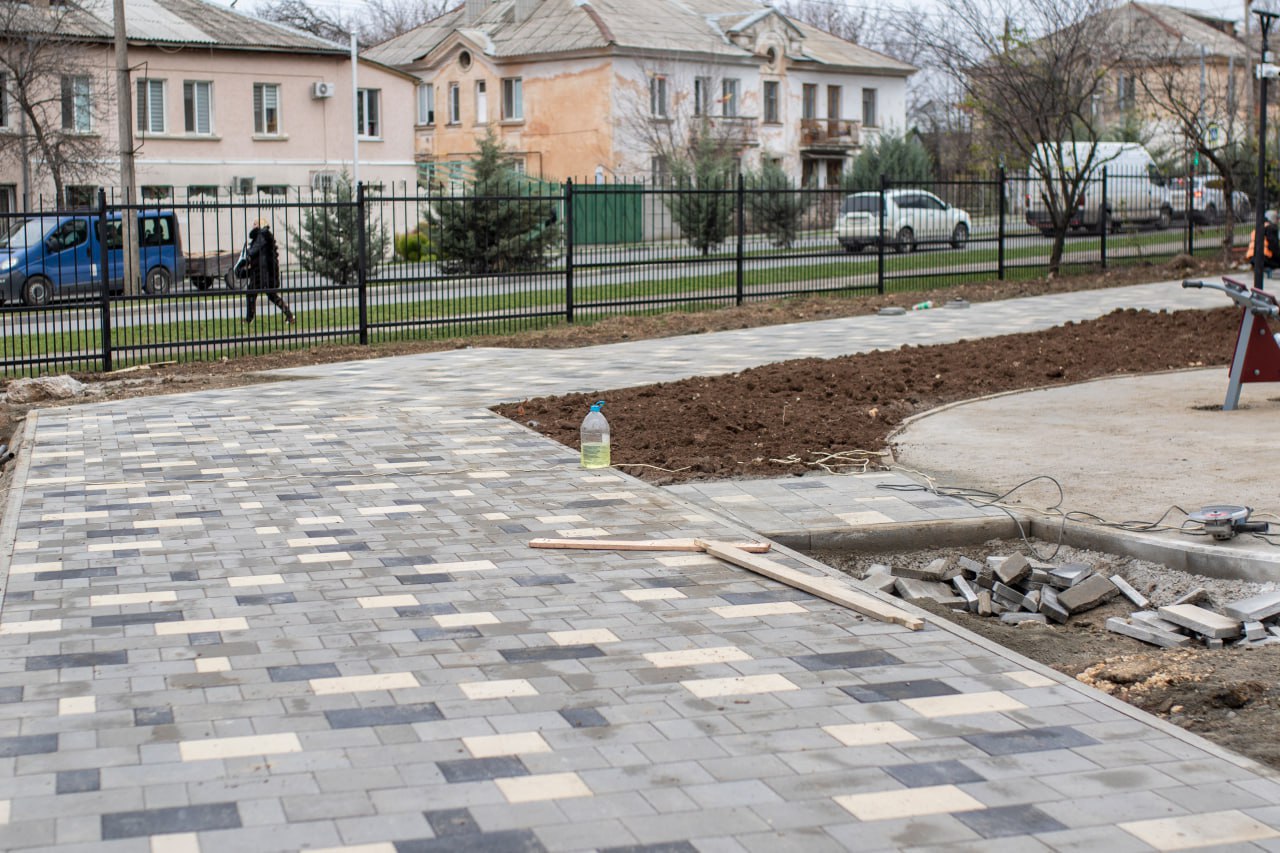 Михаил Афанасьев: Благоустройство Студенческого сквера продолжается Михаил Афанасьев: Благоустройство Студенческого сквера продолжается