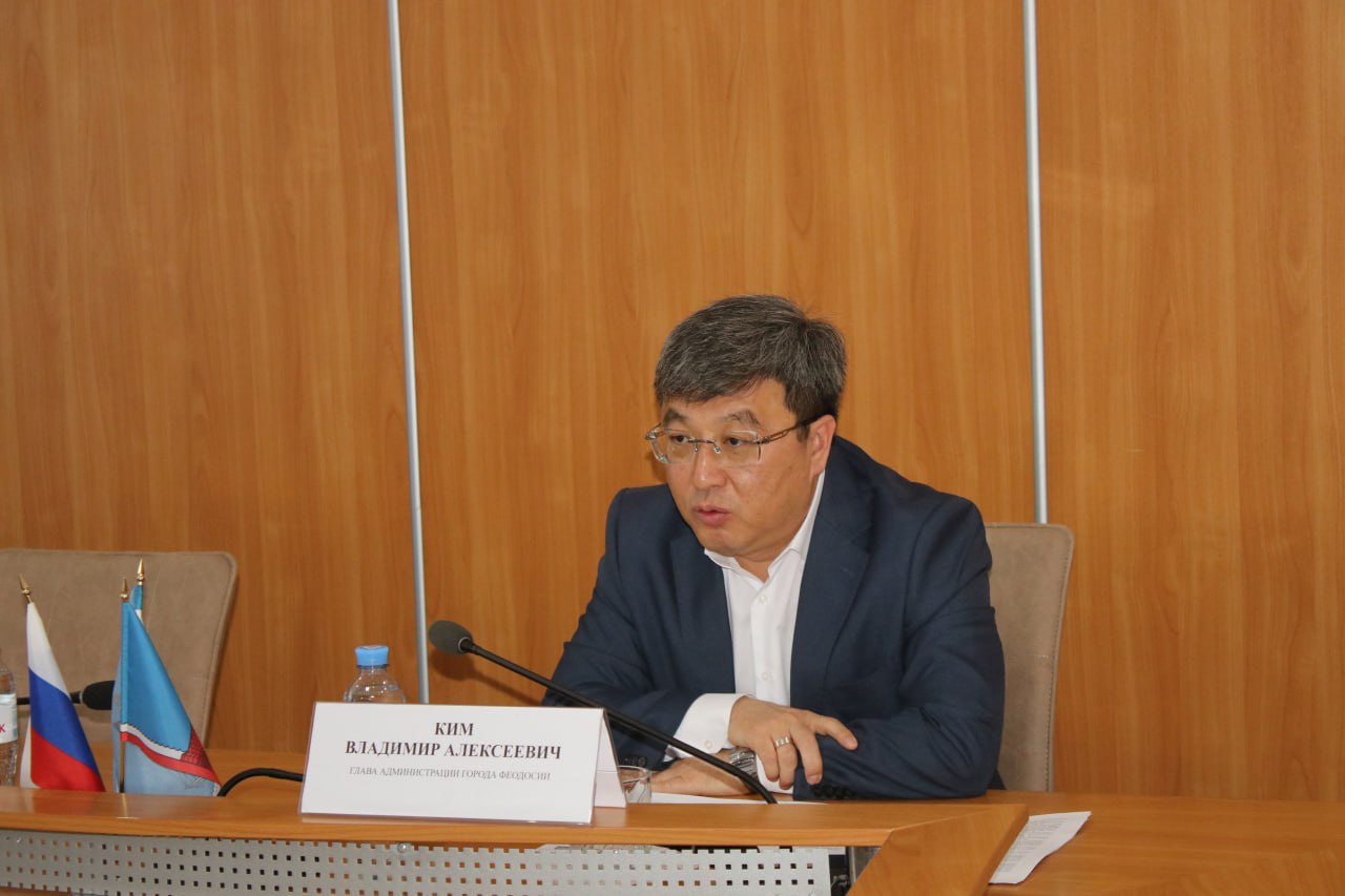 Владимир Ким: Провел встречу с пользователями пляжей Феодосийского округа Владимир Ким: Провел встречу с пользователями пляжей Феодосийского округа