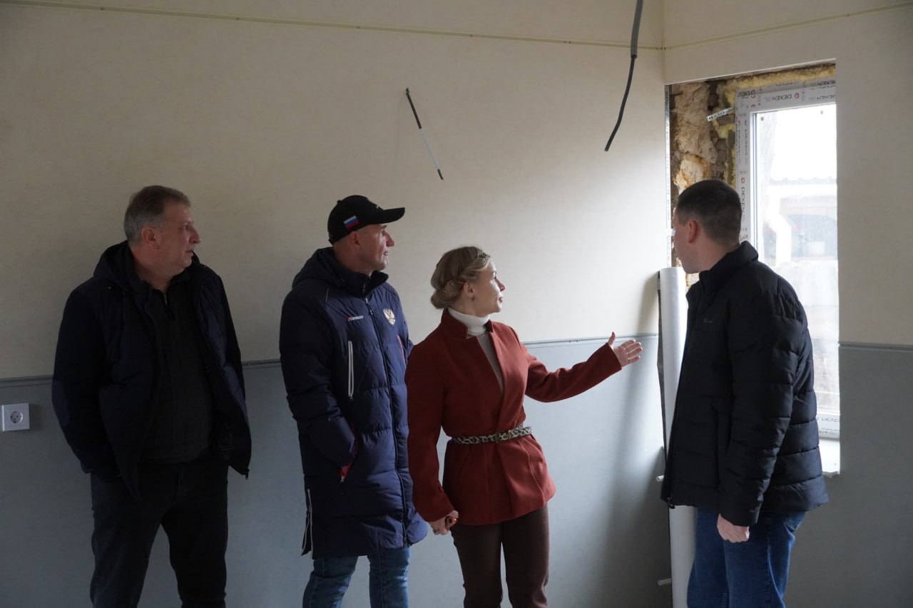 Делегация Министерства спорта Республики Крым оценила ход капитального ремонта велоспортивной базы Делегация Министерства спорта Республики Крым оценила ход капитального ремонта велоспортивной базы