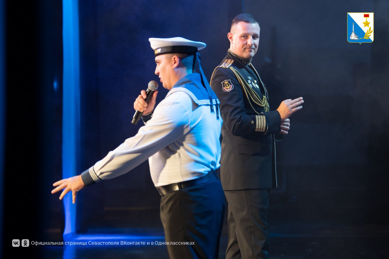 В Севастополе прошёл концерт ансамбля песни и пляски Черноморского флота, посвящённый Дню Героев Отечества В Севастополе прошёл концерт ансамбля песни и пляски Черноморского флота, посвящённый Дню Героев Отечества