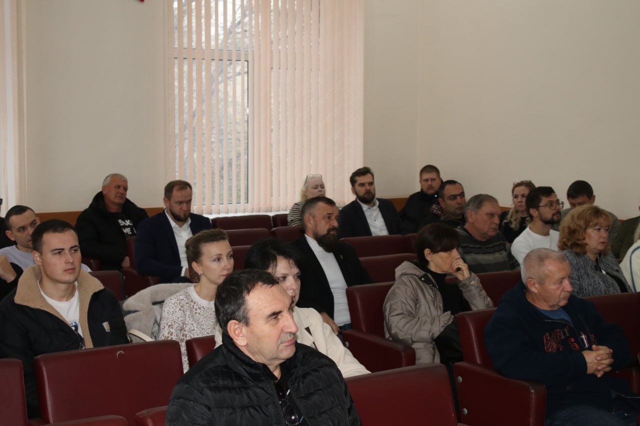 Владимир Ким: Провел встречу с пользователями пляжей Феодосийского округа Владимир Ким: Провел встречу с пользователями пляжей Феодосийского округа