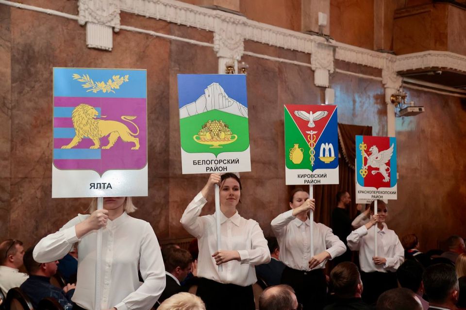 В Симферополе прошёл съезд Ассоциации «Совет муниципальных образований Республики Крым» В Симферополе прошёл съезд Ассоциации «Совет муниципальных образований Республики Крым»