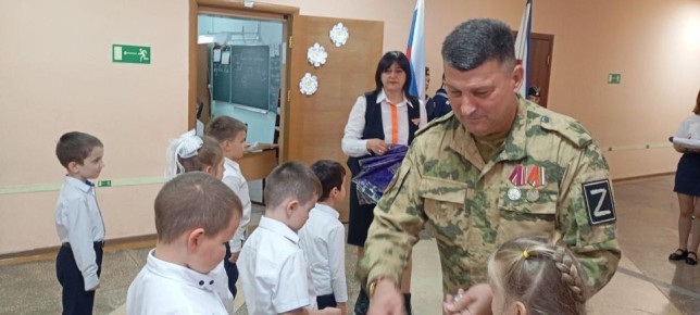 В Новоозерновской средней школе состоялась торжественная церемония посвящения первоклассников в ряды «Орлят России»!