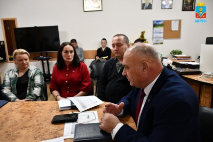 Василий Грабован: Провел совещание по завершению объектов благоустройства на территории района