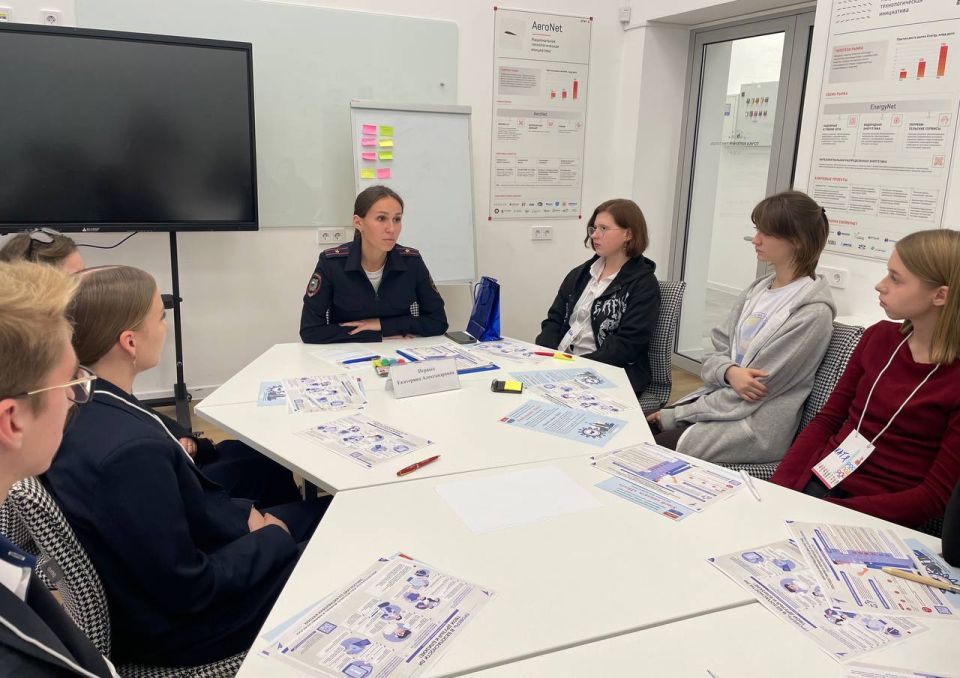 В Севастополе полицейские приняли участие в ежегодном Региональном подростковом слете «РосПодрос» В Севастополе полицейские приняли участие в ежегодном Региональном подростковом слете «РосПодрос»