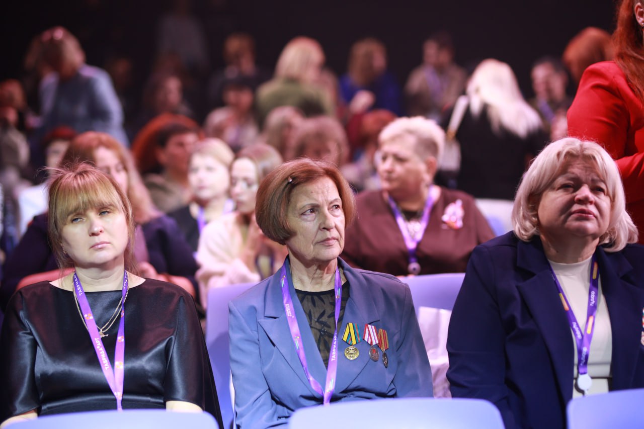 Михаил Назаров: В Республике Крым на базе Академии творческих индустрий «Меганом» проходит II Межрегиональный Конгресс матерей и жен участников специальной военной операции «Берегиня» Михаил Назаров: В Республике Крым на базе Академии творческих индустрий «Меганом» проходит II Межрегиональный Конгресс матерей и жен участников специальной военной операции «Берегиня»