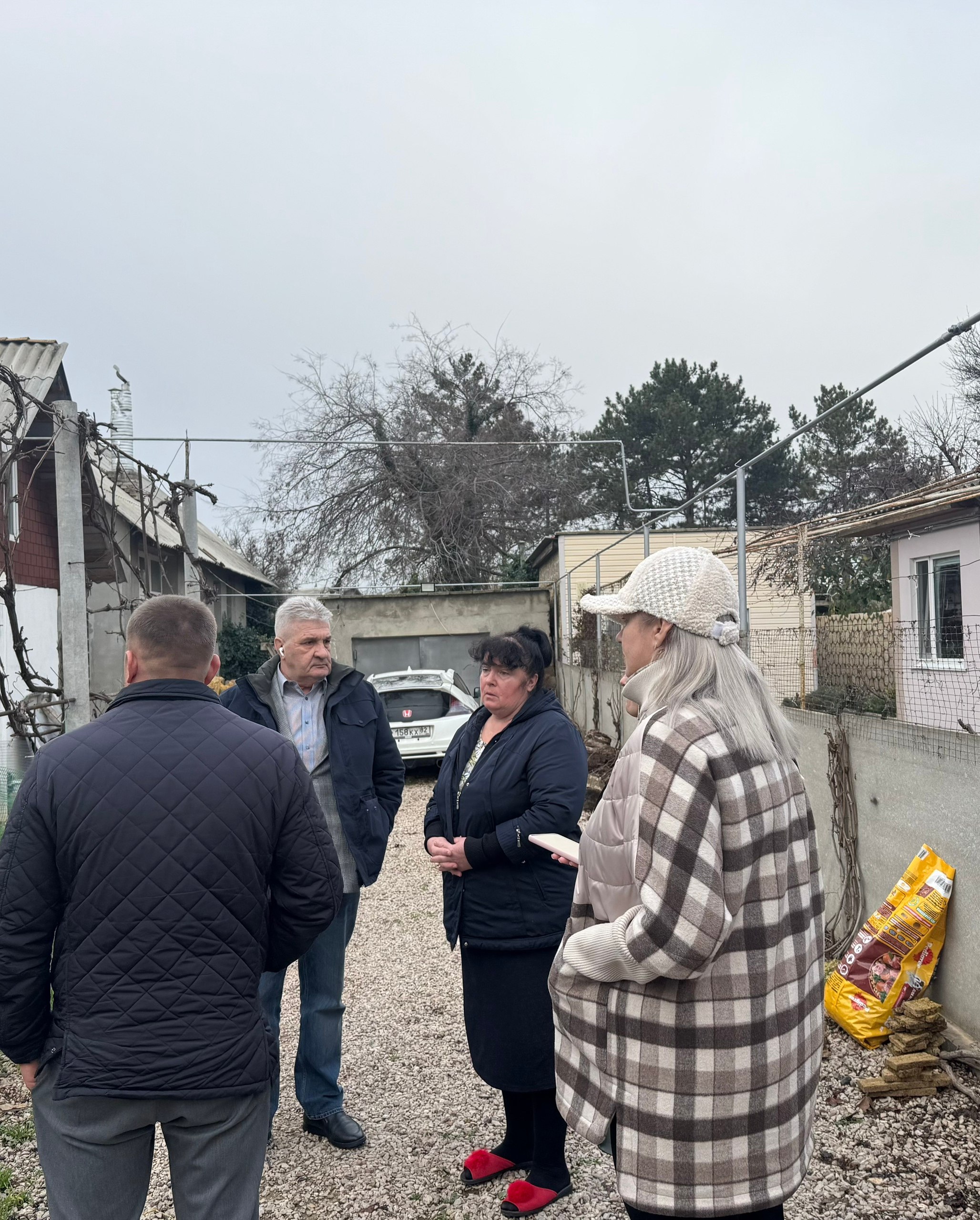 Сотрудниками Минтопэнерго Крыма совершен рабочий выезд в г.Саки и пгт Черноморское. Были рассмотрены обращения поступившие к Главе Республики Крым Сергею Аксенову Сотрудниками Минтопэнерго Крыма совершен рабочий выезд в г.Саки и пгт Черноморское. Были рассмотрены обращения поступившие к Главе Республики Крым Сергею Аксенову
