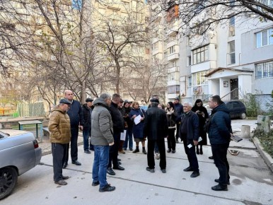 Михаил Афанасьев: На личном приеме ко мне обратились жители микрорайона Фонтаны с рядом актуальных вопросов