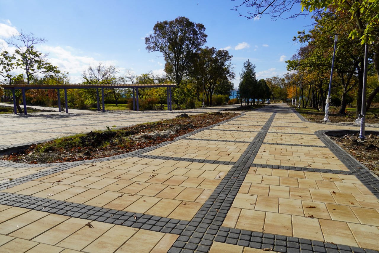 Юрий Гоцанюк: В Керчи в рамках федеральный проекта «Формирование комфортной городской среды» продолжается благоустройство Приморского парка им. Войкова. Техническая готовность объекта составляет 97% Юрий Гоцанюк: В Керчи в рамках федеральный проекта «Формирование комфортной городской среды» продолжается благоустройство Приморского парка им. Войкова. Техническая готовность объекта составляет 97%