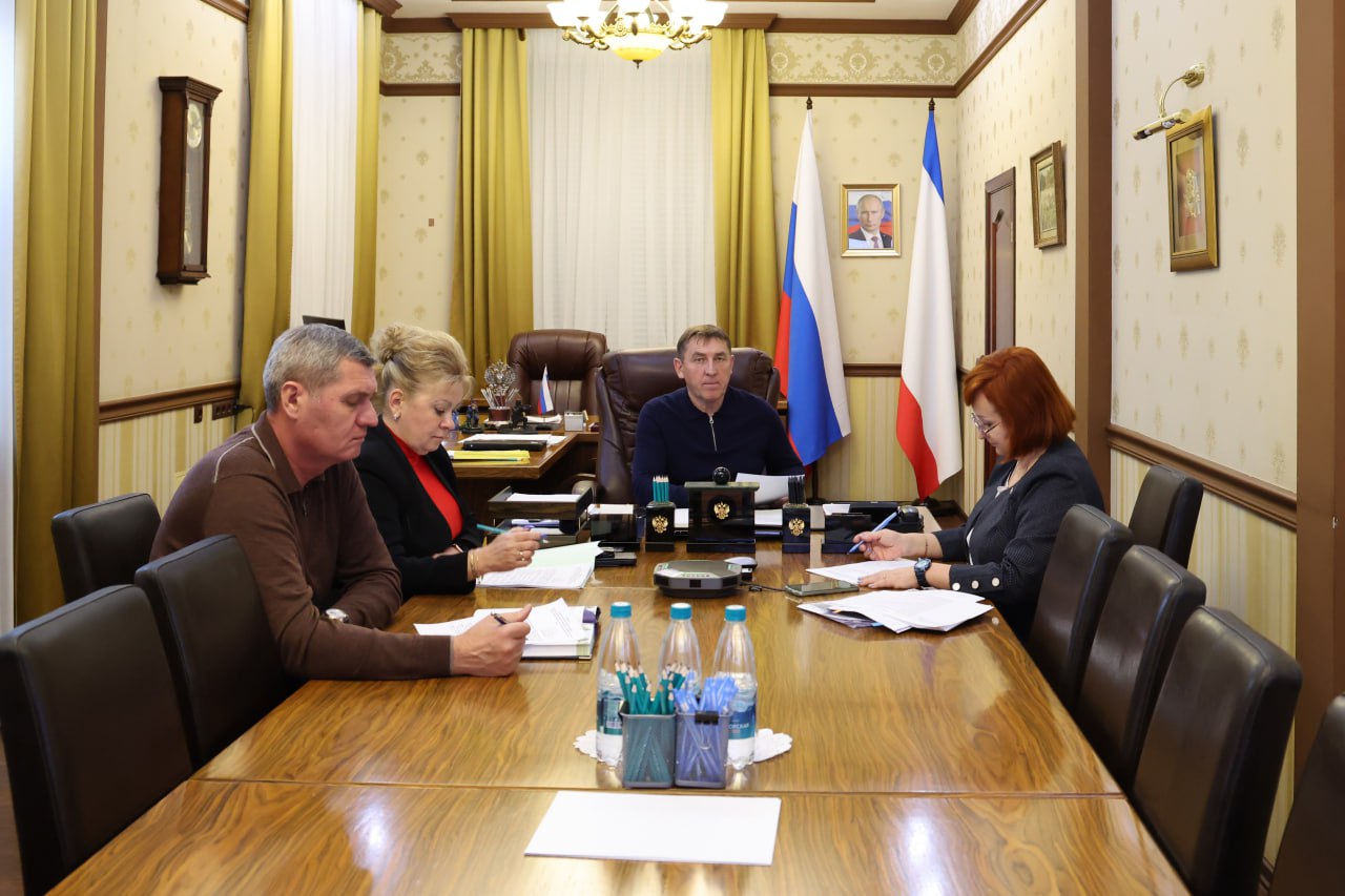 Юрий Гоцанюк: В Керчи в рамках федеральный проекта «Формирование комфортной городской среды» продолжается благоустройство Приморского парка им. Войкова. Техническая готовность объекта составляет 97%