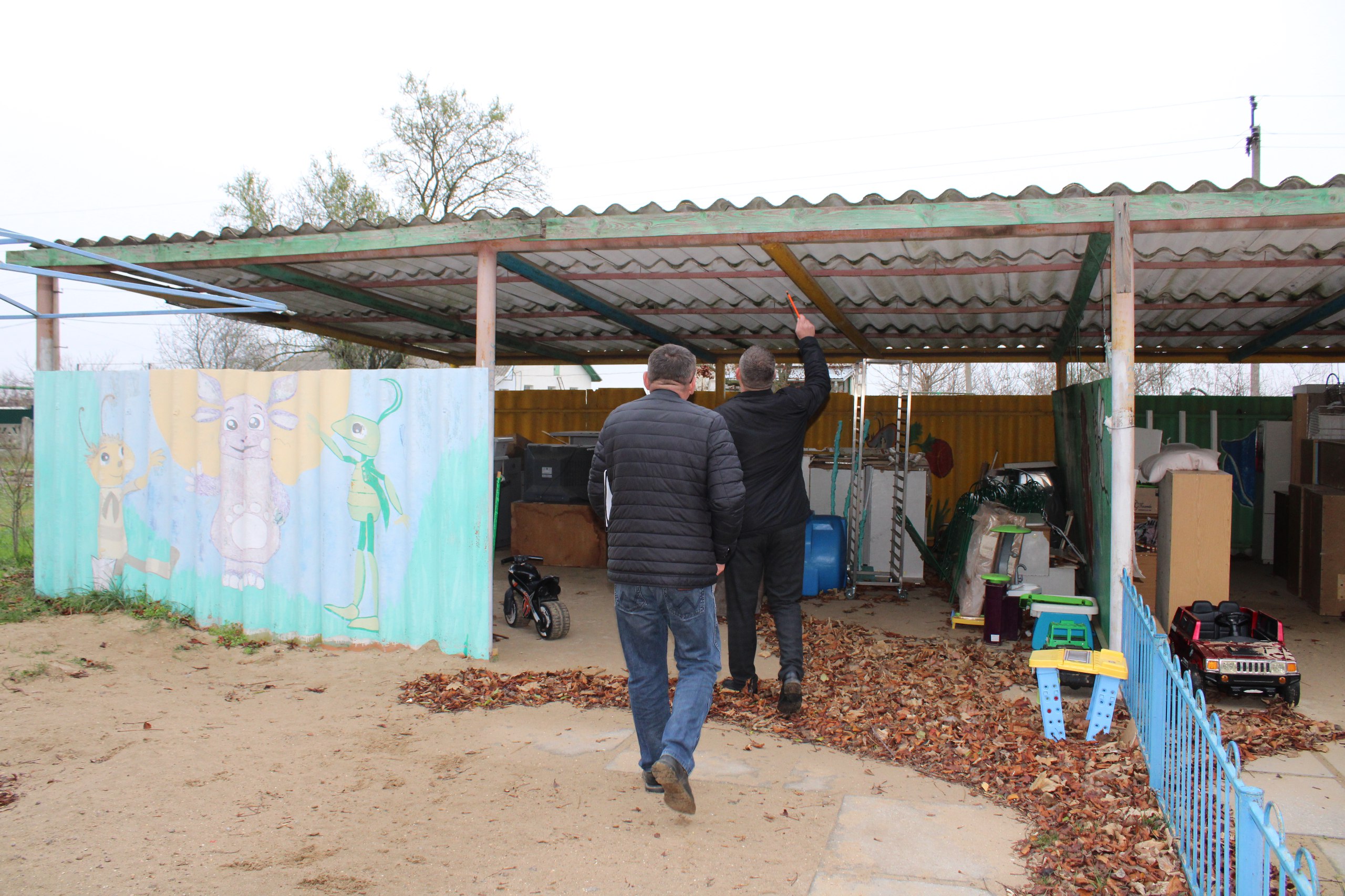 Игорь Крутьков: Посетил дошкольное образовательное учреждение №1 «Ручеек», расположенное в поселке Ленино, совместно с Юрием Васильевым, директором ООО «ИнженерСервис» Игорь Крутьков: Посетил дошкольное образовательное учреждение №1 «Ручеек», расположенное в поселке Ленино, совместно с Юрием Васильевым, директором ООО «ИнженерСервис»