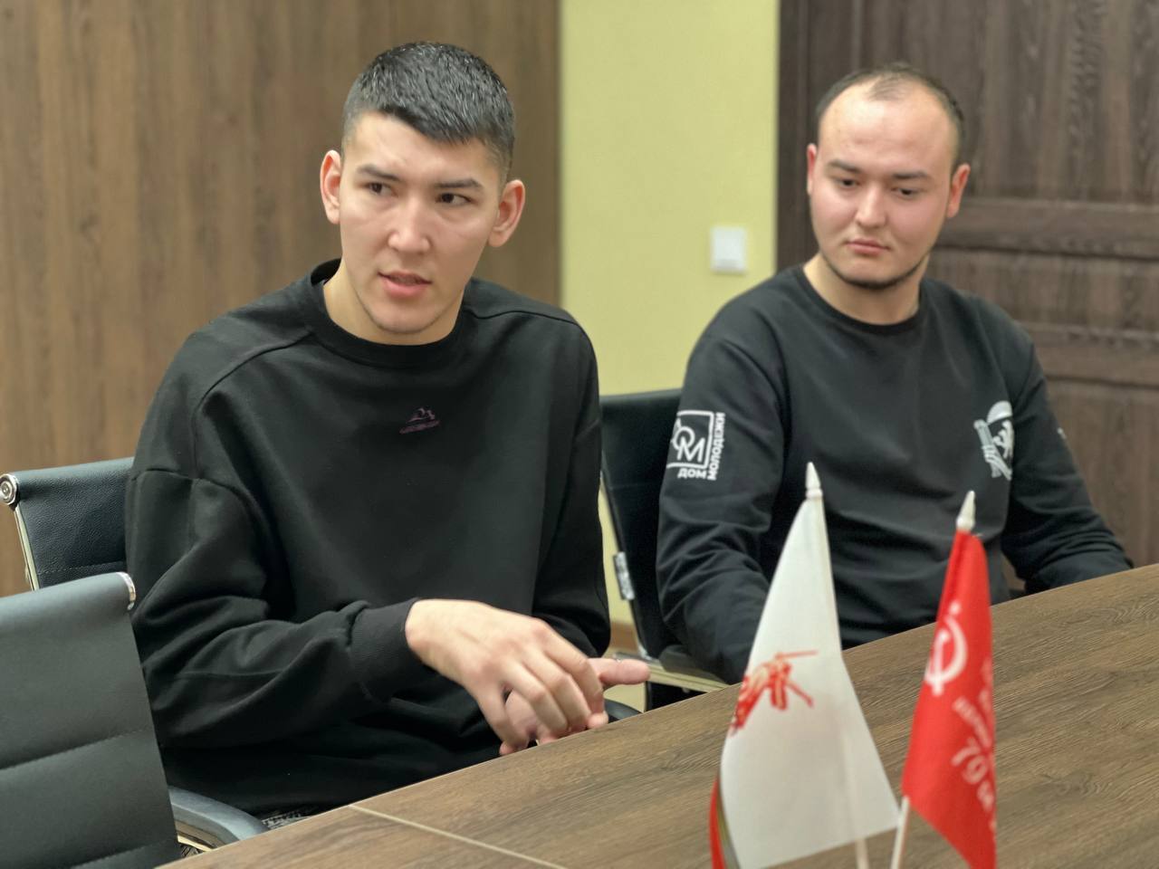 Глава администрации Игорь Ивин провёл встречу с тренером Федерации смешанных боевых единоборств (ММА) Республики Крым, на которой были рассмотрены вопросы развития данного вида спорта в городе Глава администрации Игорь Ивин провёл встречу с тренером Федерации смешанных боевых единоборств (ММА) Республики Крым, на которой были рассмотрены вопросы развития данного вида спорта в городе