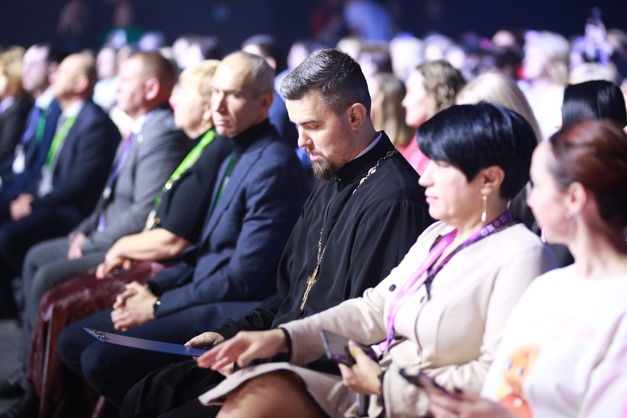 Михаил Назаров: В Республике Крым на базе Академии творческих индустрий «Меганом» проходит II Межрегиональный Конгресс матерей и жен участников специальной военной операции «Берегиня» Михаил Назаров: В Республике Крым на базе Академии творческих индустрий «Меганом» проходит II Межрегиональный Конгресс матерей и жен участников специальной военной операции «Берегиня»