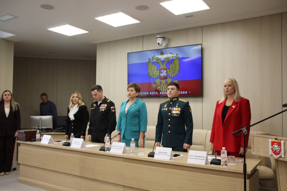 Тренер и общественный деятель Сурен Эреджепов удостоен премии Госсовета Крыма Тренер и общественный деятель Сурен Эреджепов удостоен премии Госсовета Крыма