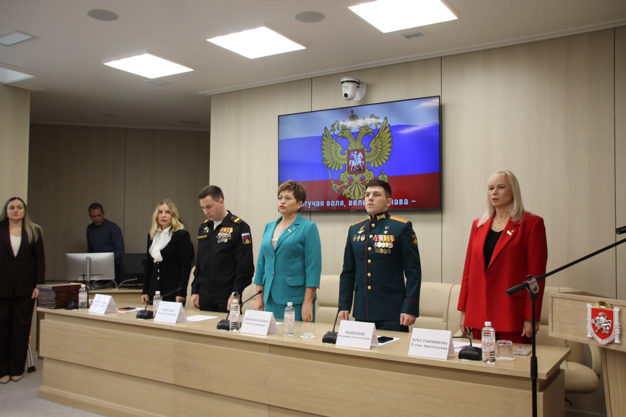 Тренер и общественный деятель Сурен Эреджепов удостоен премии Госсовета Крыма Тренер и общественный деятель Сурен Эреджепов удостоен премии Госсовета Крыма