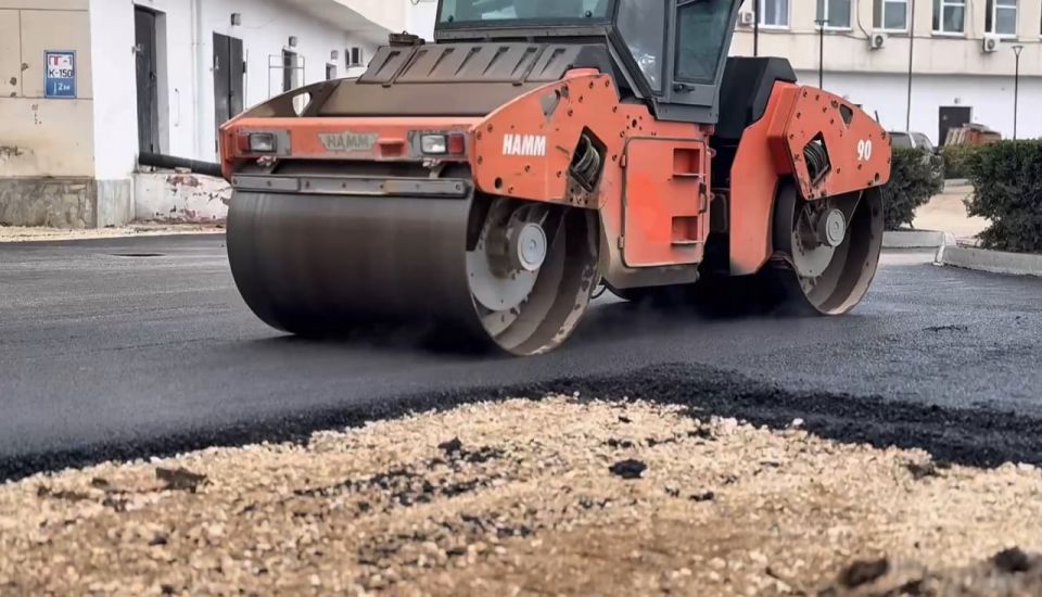 На стадионе им. 50-летия Октября приступили к асфальтированию территории На стадионе им. 50-летия Октября приступили к асфальтированию территории