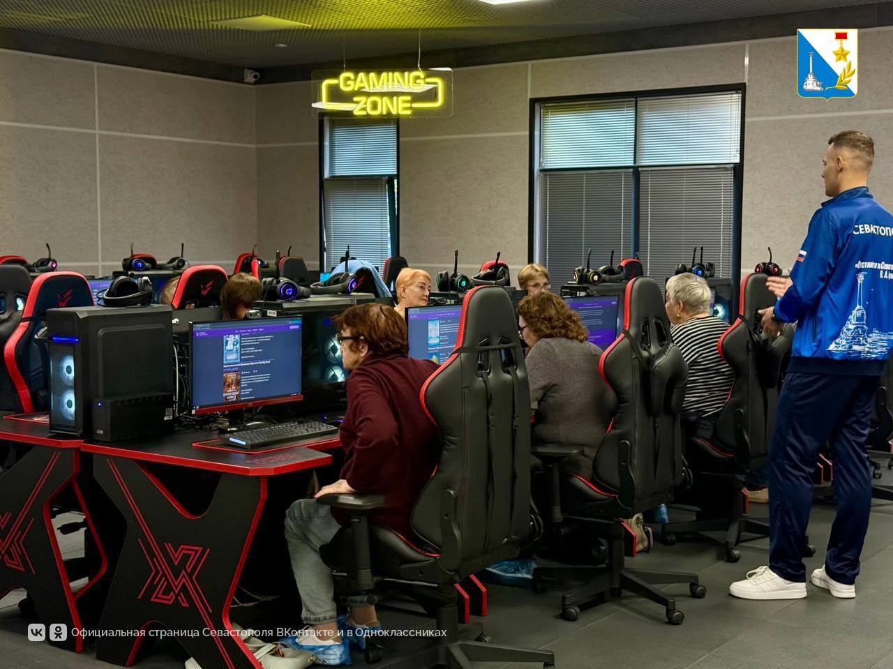 В Севастополе стартовала акция «Кибер-бабушка» В Севастополе стартовала акция «Кибер-бабушка»