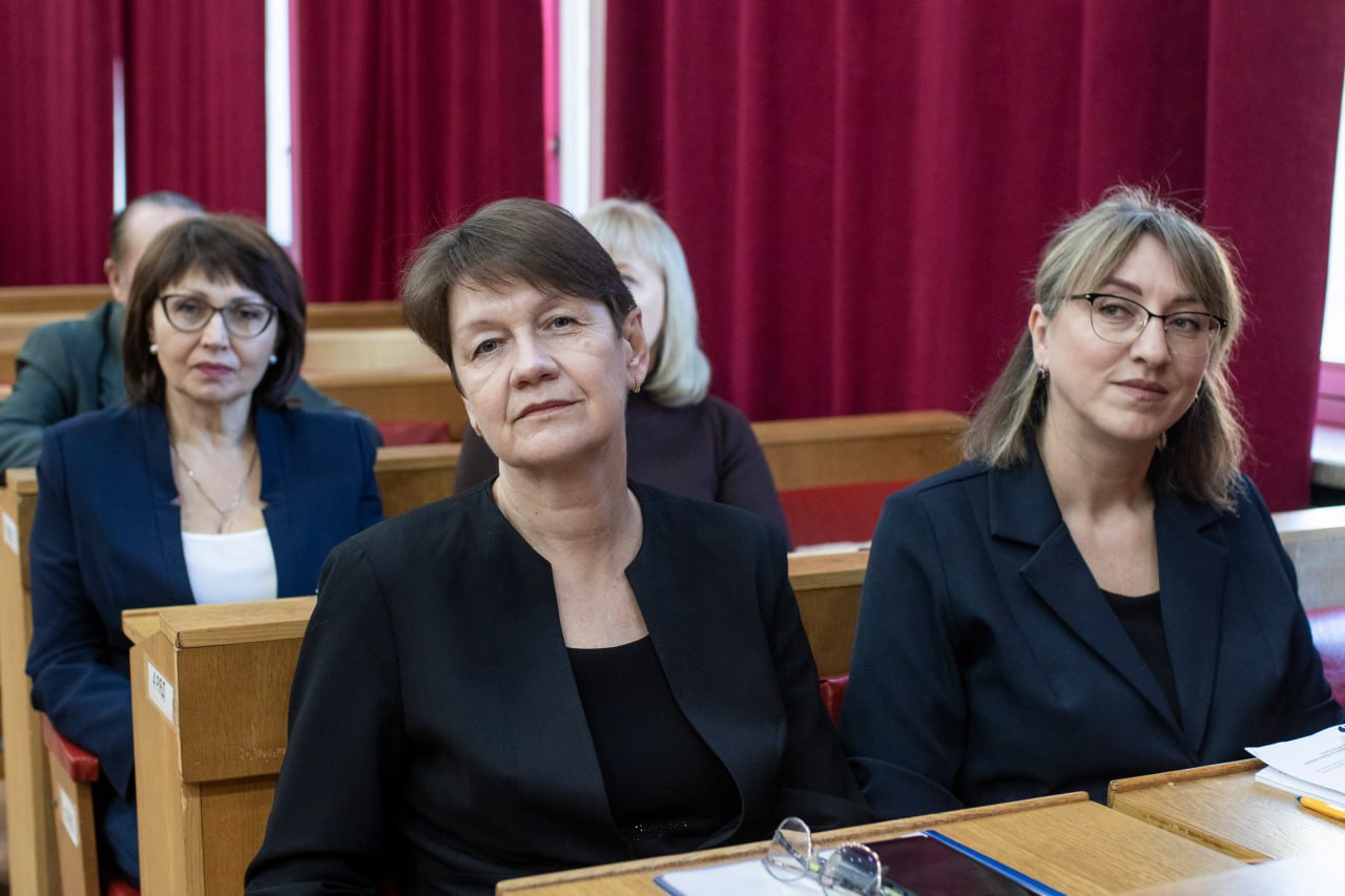 Сегодня под руководством главы муниципального образования — председателя Симферопольского горсовета Виктора Агеева состоялись заседание Президиума и внеочередная 34-я сессия Сегодня под руководством главы муниципального образования — председателя Симферопольского горсовета Виктора Агеева состоялись заседание Президиума и внеочередная 34-я сессия