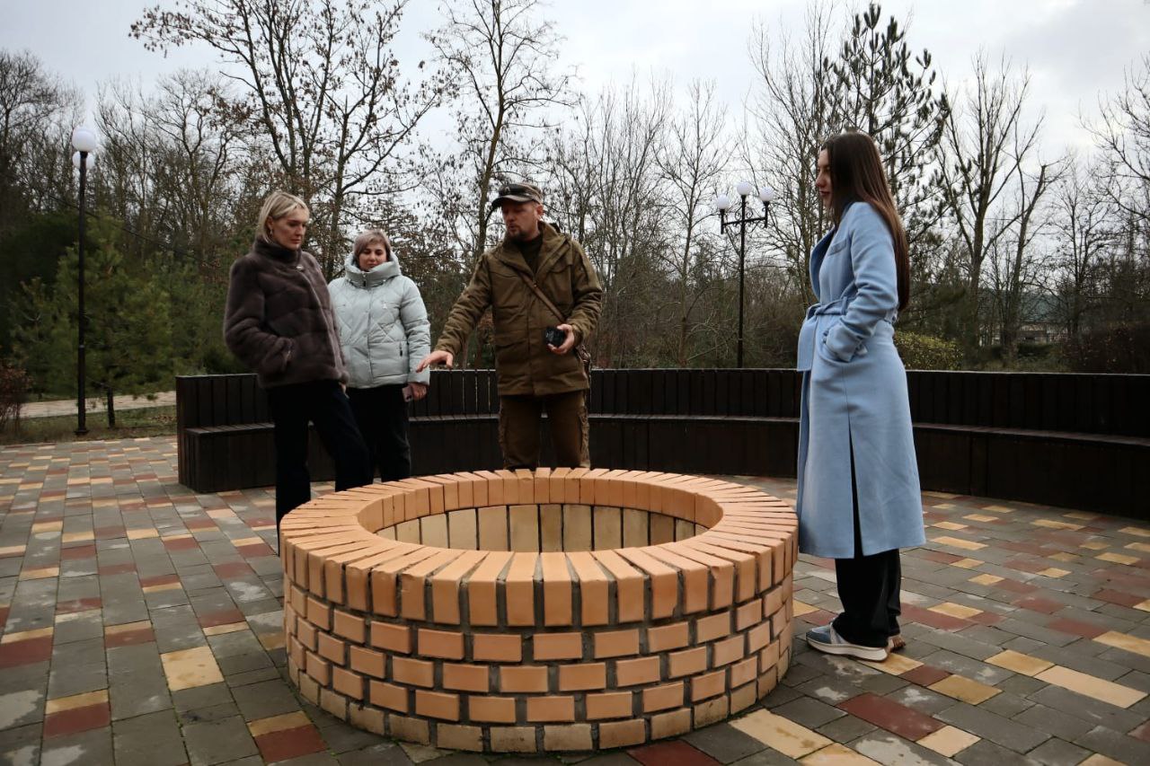 Инна Федоренко: Сегодня посетили парк и бассейн в с. Завет-Ленинский Инна Федоренко: Сегодня посетили парк и бассейн в с. Завет-Ленинский