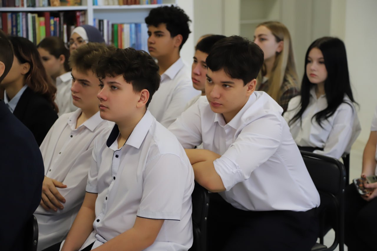 В Бахчисарайской районной библиотеке им. А.С. Пушкина прошло торжественное мероприятие, посвященное вручению паспортов жителям Бахчисарайского района.Данное мероприятие проведено в канун празднования одного из самых значимых... В Бахчисарайской районной библиотеке им. А.С. Пушкина прошло торжественное мероприятие, посвященное вручению паспортов жителям Бахчисарайского района.Данное мероприятие проведено в канун празднования одного из самых значимых...