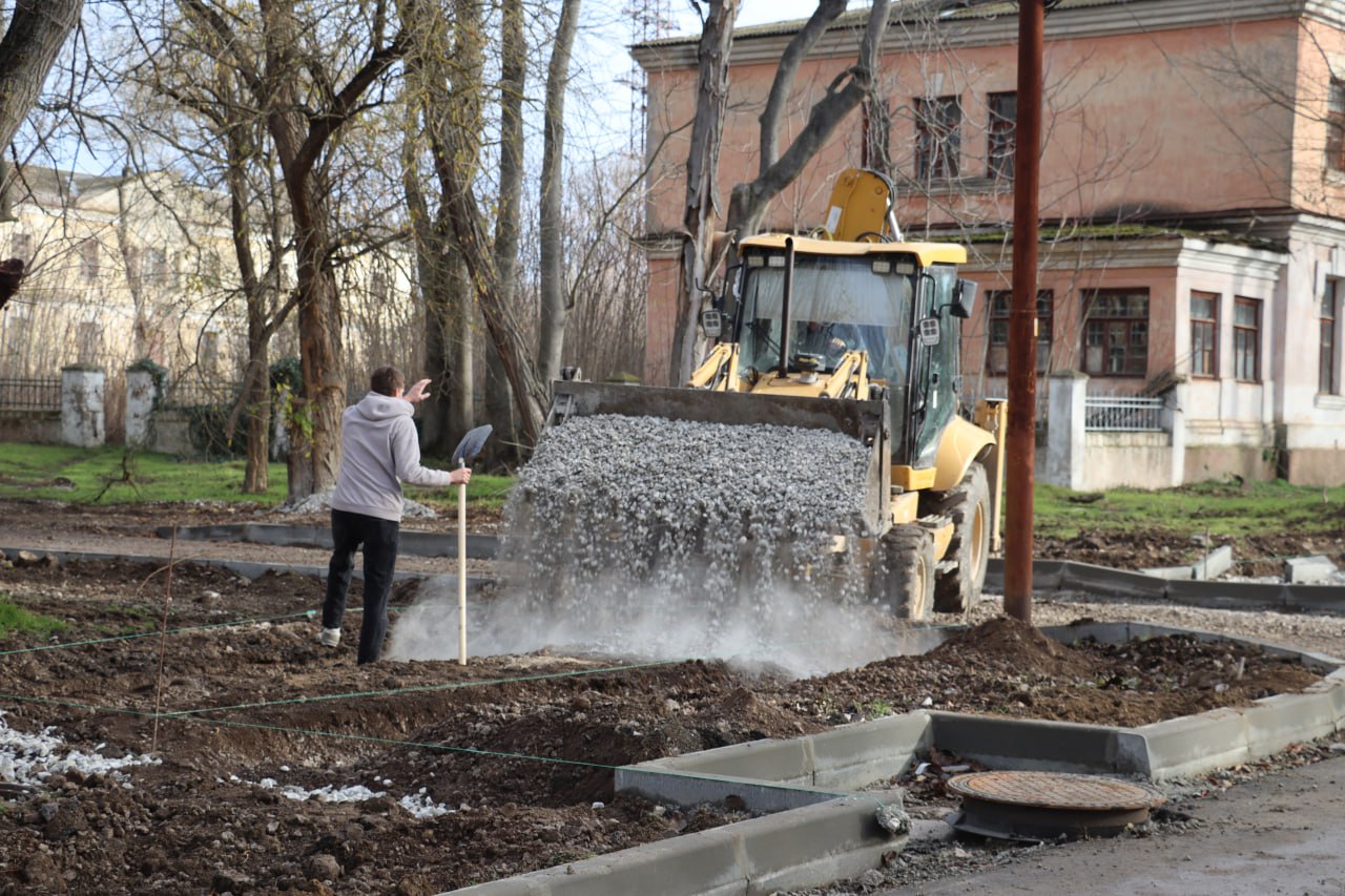 На улице Энгельса приступили к обустройству тротуаров На улице Энгельса приступили к обустройству тротуаров