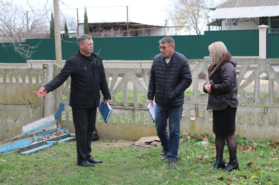 Игорь Крутьков: Посетил дошкольное образовательное учреждение №1 «Ручеек», расположенное в поселке Ленино, совместно с Юрием Васильевым, директором ООО «ИнженерСервис» Игорь Крутьков: Посетил дошкольное образовательное учреждение №1 «Ручеек», расположенное в поселке Ленино, совместно с Юрием Васильевым, директором ООО «ИнженерСервис»