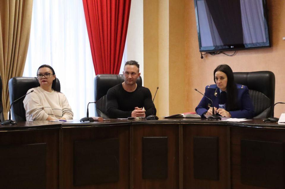 Заседание рабочей группы Межведомственной комиссии Республики Крым по противодействию нелегальной занятости состоялось в администрации города Заседание рабочей группы Межведомственной комиссии Республики Крым по противодействию нелегальной занятости состоялось в администрации города