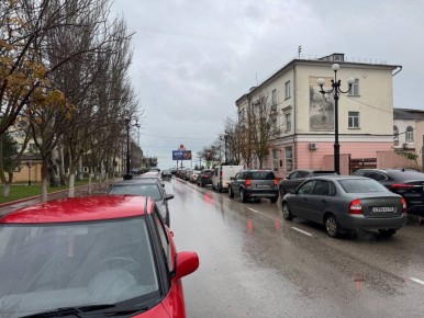 Ежедневно специалисты предприятия «Горсвет-Керчь» проводят плановые работы по улучшению качества уличного освещения, а также устраняют аварии на сетях