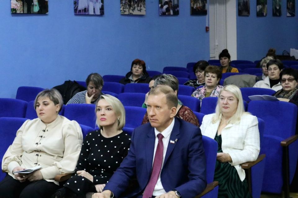Инна Федоренко: Сегодня приняла участие в 24-ой сессии районного совета, где обсудили важные вопросы, касающиеся жизни нашего района Инна Федоренко: Сегодня приняла участие в 24-ой сессии районного совета, где обсудили важные вопросы, касающиеся жизни нашего района