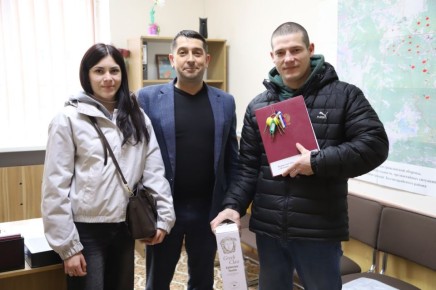 Анжелика Ястребова: Поздравляем еще одного новосела села Плодовое Бахчисарайского района, которому сегодня были вручены ключи от долгожданной квартиры!