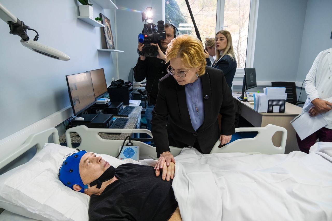 Константин Шимановский: Руководитель Федерального медико-биологического агентства Вероника Игоревна Скворцова с рабочим визитом посетила Ялтинский многопрофильный медицинский центр ФМБА России и пообщалась с медицинскими... Константин Шимановский: Руководитель Федерального медико-биологического агентства Вероника Игоревна Скворцова с рабочим визитом посетила Ялтинский многопрофильный медицинский центр ФМБА России и пообщалась с медицинскими...