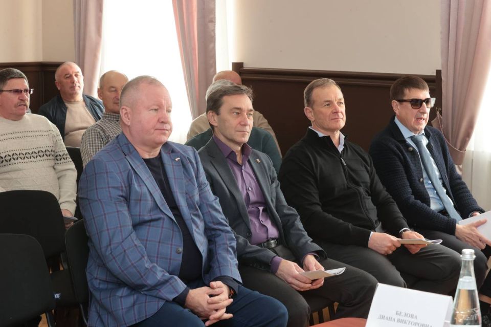 Выездное заседание Комитета ГС РК по строительству, жилищной политике и топливно-энергетическому комплексу в Судаке под председательством Валерия Коваленко Выездное заседание Комитета ГС РК по строительству, жилищной политике и топливно-энергетическому комплексу в Судаке под председательством Валерия Коваленко