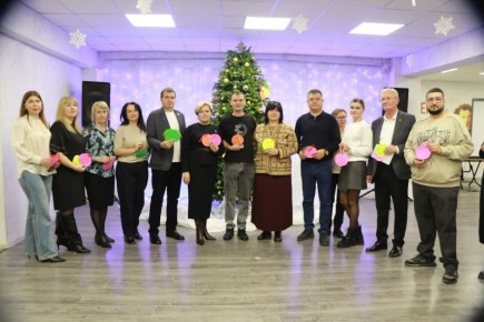 Анжелика Ястребова: В библиотеке имени А. С. Пушкина состоялось торжественное открытие ежегодной районной акции «Ёлка желаний» — тёплое и трогательное мероприятие, ставшее доброй традицией для жителей района