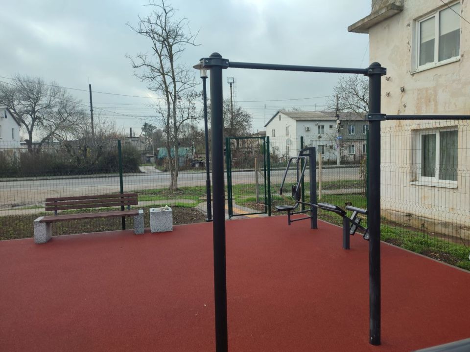 Денис Олейник: Дорогие жители поселка Раздольное! Увидел обращения в соцсетях о том, что детская площадка на улице Антона Кима была закрыта Денис Олейник: Дорогие жители поселка Раздольное! Увидел обращения в соцсетях о том, что детская площадка на улице Антона Кима была закрыта
