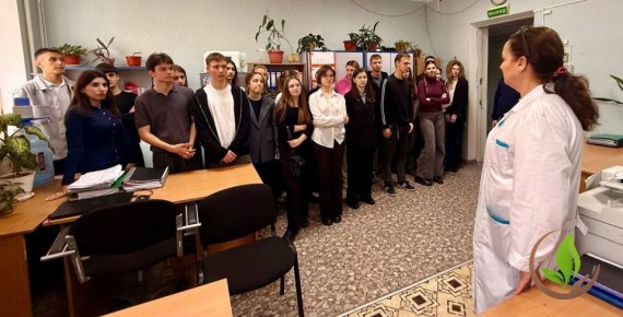 Студенты также посетили экоаналитическую лабораторию ЦЛАТИ и узнали, как исследуют воду, воздух и почву