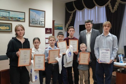 В Министерстве промышленности и торговли Республики Крым состоялось награждение детей сотрудников ведомства, принявших участие в конкурсе рисунков, приуроченном к Международному дню борьбы с коррупцией