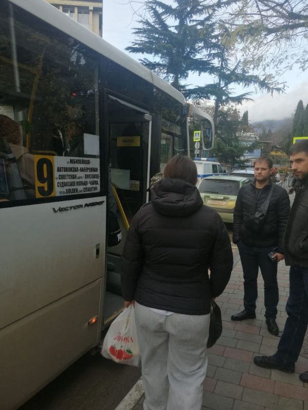 Состоялось рабочее совещание с представителями Министерства транспорта РК и перевозчиками, осуществляющими пассажирские перевозки на территории нашего муниципалитета Состоялось рабочее совещание с представителями Министерства транспорта РК и перевозчиками, осуществляющими пассажирские перевозки на территории нашего муниципалитета