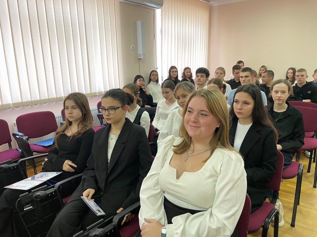 Василий Телиженко: Вчера состоялась важная встреча - пообщался с новым составом ученического самоуправления наших школ Василий Телиженко: Вчера состоялась важная встреча - пообщался с новым составом ученического самоуправления наших школ