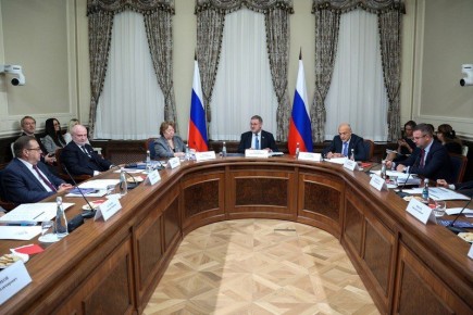 Екатерина Алтабаева: К Дню Конституции в Совете Федерации состоялось заседание круглого стола о роли Конституции в истории государств и народов