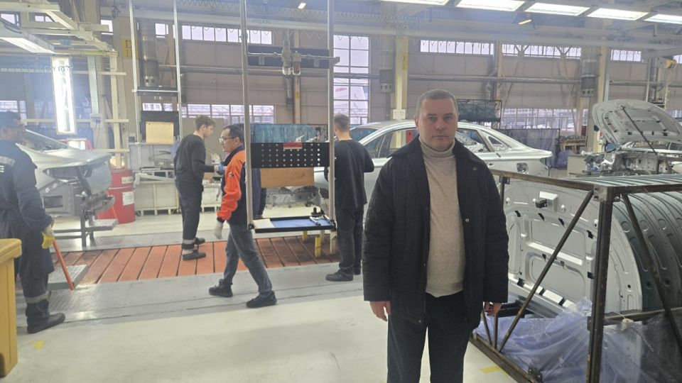 Роман Чегринец обсудил перспективы сотрудничества на заводе «БЕЛДЖИ» в Беларуси Роман Чегринец обсудил перспективы сотрудничества на заводе «БЕЛДЖИ» в Беларуси
