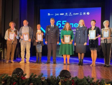 Начальник Управления Госавтоинспекции УМВД России по городу Севастополю полковник полиции Юрий Бондарчук принял участие в праздничном мероприятии, посвященном 65-летию Севастопольской станции юных техников