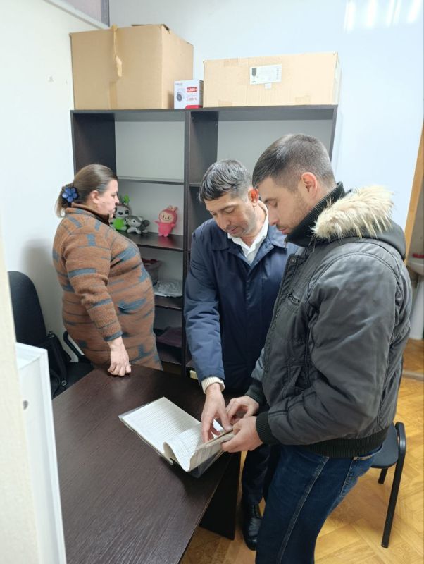Анжелика Ястребова: В рамках Поручений Главы Республики Крым Сергея Аксёнова по мониторингу работы общественного транспорта, заместитель главы администрации Бахчисарайского района Андреем Падалко, совместно с начальником... Анжелика Ястребова: В рамках Поручений Главы Республики Крым Сергея Аксёнова по мониторингу работы общественного транспорта, заместитель главы администрации Бахчисарайского района Андреем Падалко, совместно с начальником...