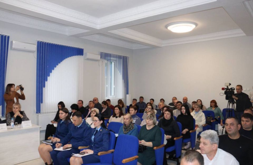 Прошла встреча прокурора Крыма Олега Камшилова с предпринимательским сообществом в Нижнегорском районе Прошла встреча прокурора Крыма Олега Камшилова с предпринимательским сообществом в Нижнегорском районе