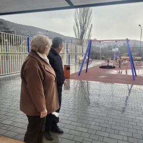 Галина Огнёва: Сегодня с рабочей поездкой посетила Партенит, Лучистое и Нижнюю Кутузовку, где оценила ход работ по благоустройству общественных пространств