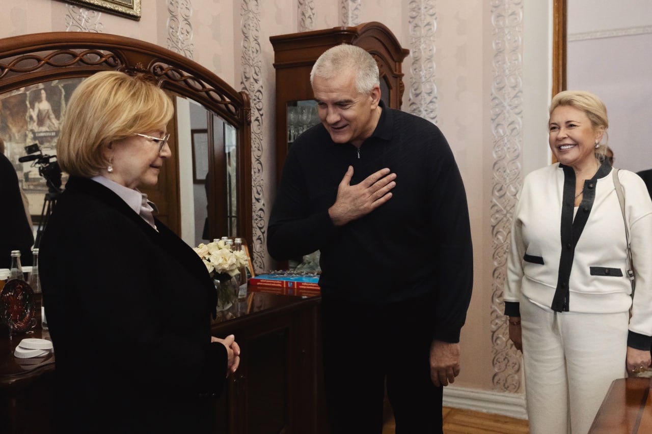 Сергей Аксёнов: С руководителем Федерального медико-биологического агентства Вероникой Игоревной Скворцовой обсудили итоги работы Ялтинского многопрофильного медицинского центра ФМБА России в Год защитника Отечества Сергей Аксёнов: С руководителем Федерального медико-биологического агентства Вероникой Игоревной Скворцовой обсудили итоги работы Ялтинского многопрофильного медицинского центра ФМБА России в Год защитника Отечества