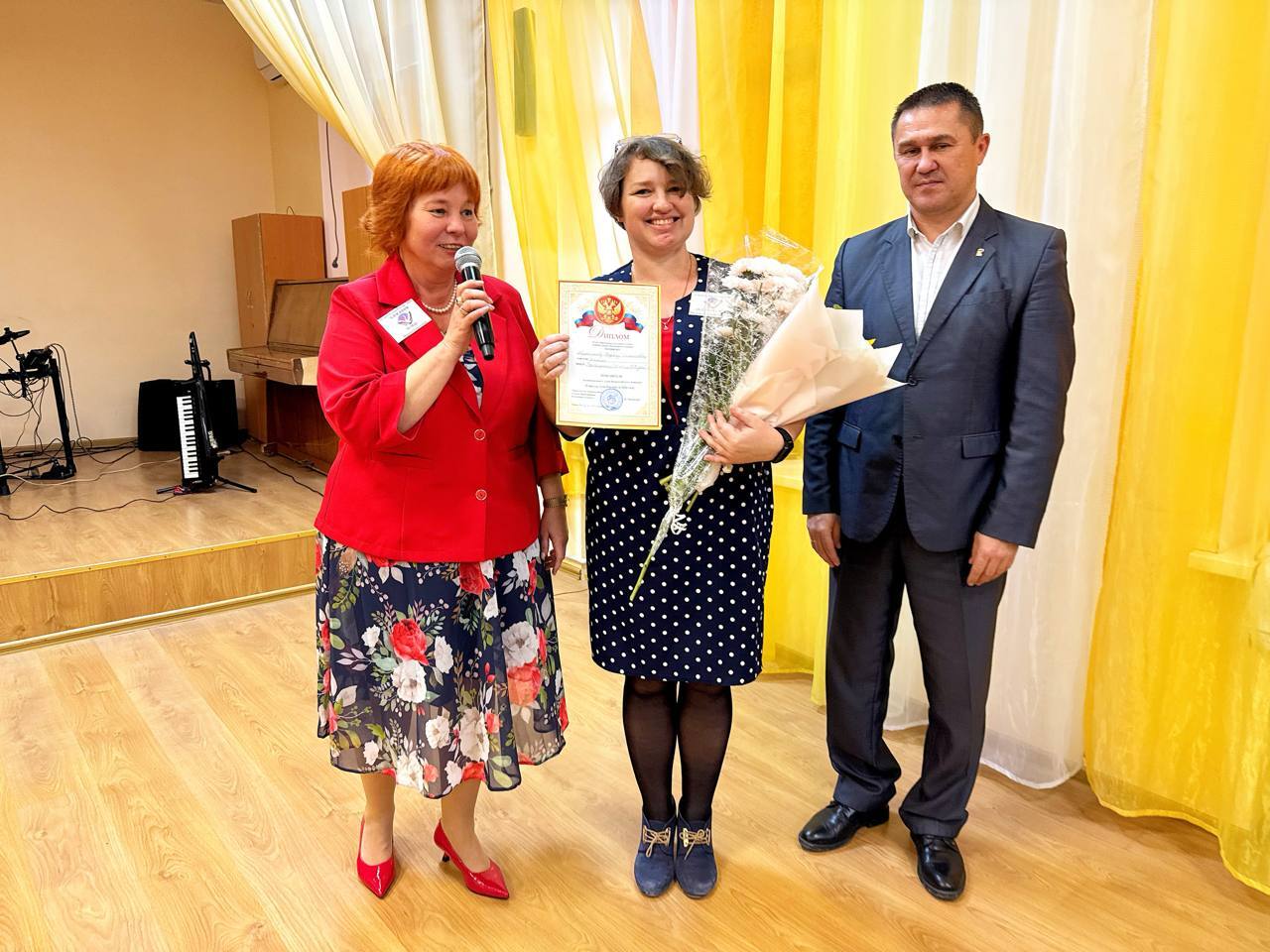 Муниципальный этап конкурса «Учитель года России» собрал лучших педагогов Черноморского района Муниципальный этап конкурса «Учитель года России» собрал лучших педагогов Черноморского района