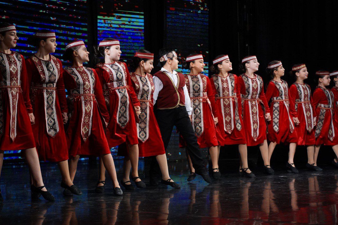 «ЭтноКнига-2025»: масштабный конкурс на лучшую этническую книгу Крыма завершился ярким гала-концертом «ЭтноКнига-2025»: масштабный конкурс на лучшую этническую книгу Крыма завершился ярким гала-концертом